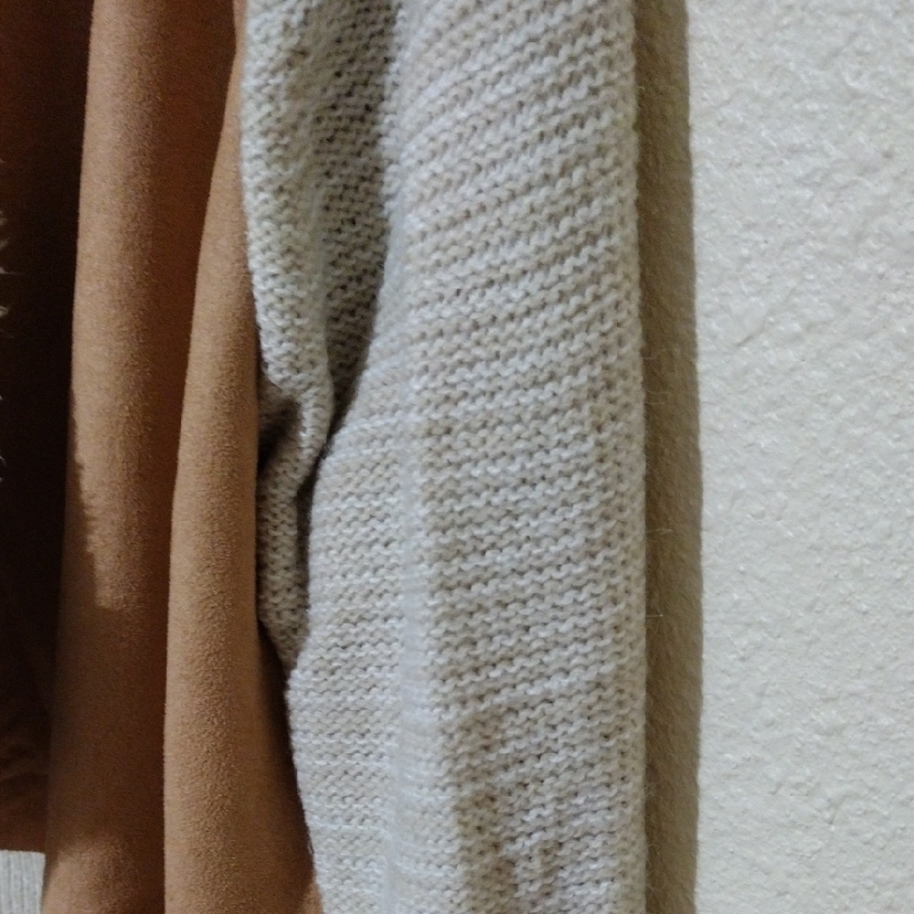 Hem & Thread White and Cream Cardigan with Open Front Design - Picture 6 of 9